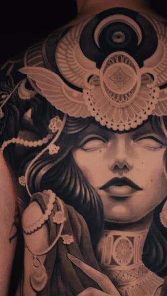 Illustrative ornamental woman tattoo by @mr.calle