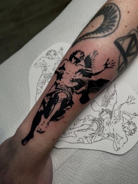 Blackwork angelic figure tattoo by @pokeeboi