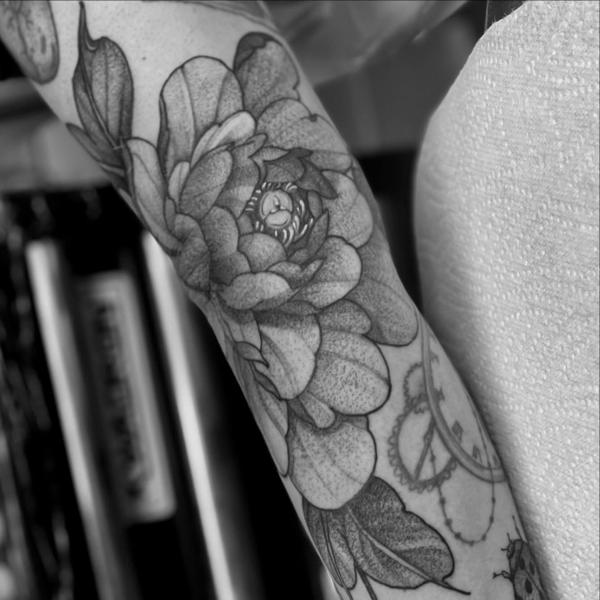 Dotwork floral design tattoo by @carlobzn