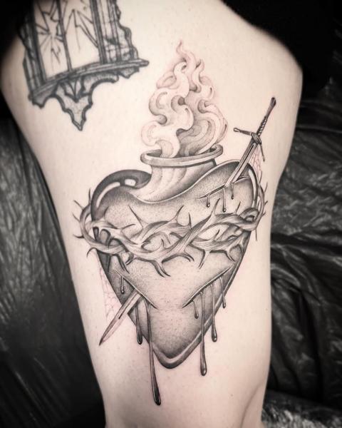 Blackwork sacred heart tattoo by @chazappletattoo