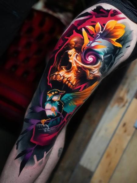 Realism skull and bird tattoo by @sirtattooart