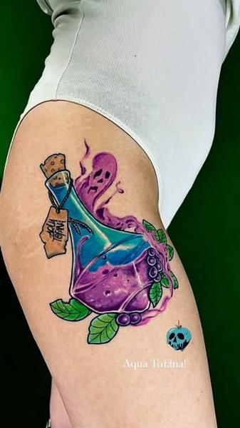 Illustrative poison bottle tattoo by @chico_payaso.ink