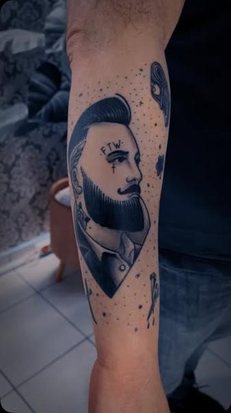 Traditional bearded man portrait tattoo by @chico_payaso.ink