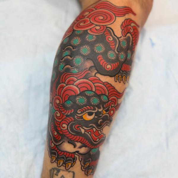 Japanese foo dog tattoo by @chopper_ftw