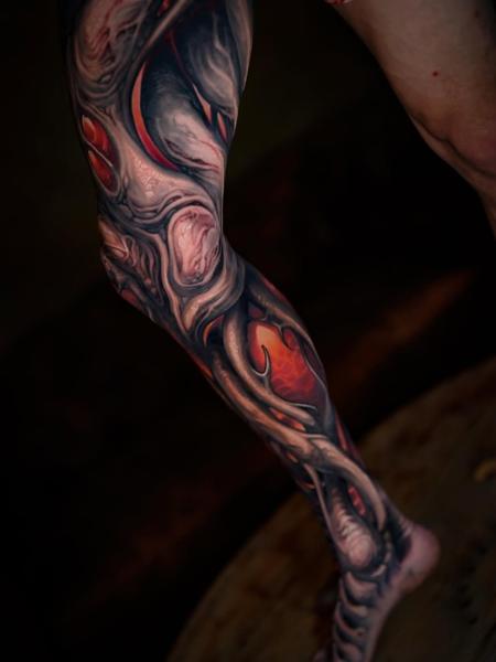 Biomechanical biomechanical organic tattoo by @boyetattoo