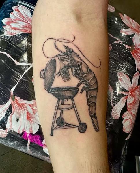 Illustrative shrimp grill tattoo by @jiffaloaf