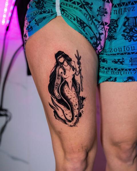Blackwork mermaid warrior tattoo by @moch.tattoo