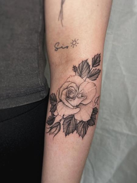 Realism rose tattoo by @clairedaisytattoos