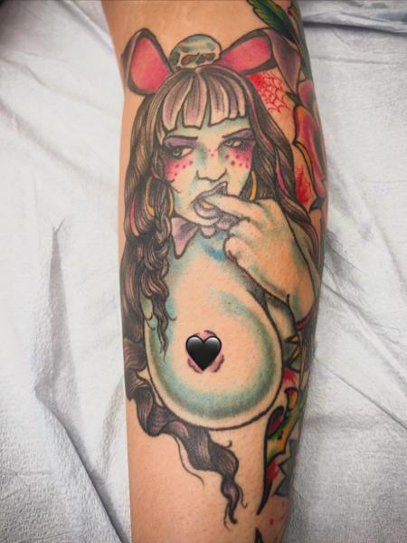 Traditional woman with bow tattoo by @colfax_og