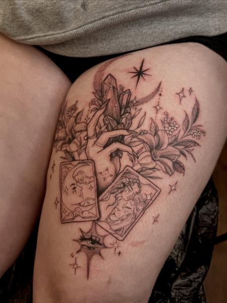 Fine Line mystical hand tattoo by @courtneycokertattoos