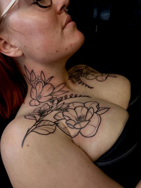 Fine Line floral design tattoo by @courtneycokertattoos