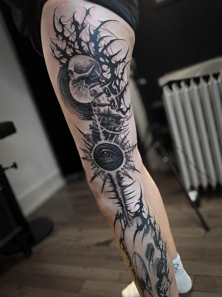 Blackwork abstract skull tattoo by @crawlspace_tattoo