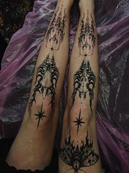 Blackwork ornamental ornamental tribal tattoo by @freakyface_