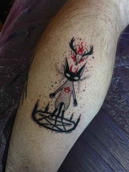 Illustrative occult cat tattoo by @freakyface_