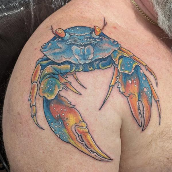 Neo-traditional color blue crab tattoo by @daisy_tattooing