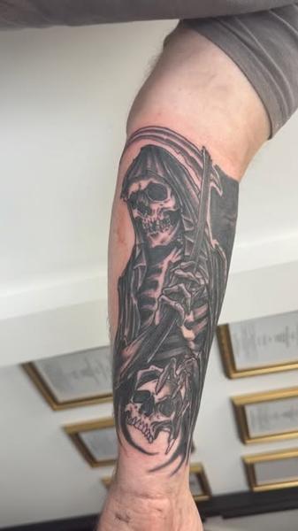 Blackwork grim reaper tattoo by @monkhousetattoos