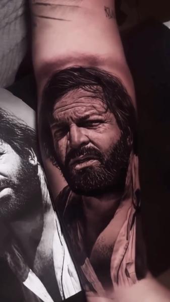 Realism realistic portrait tattoo by @dennisblume_tattooist
