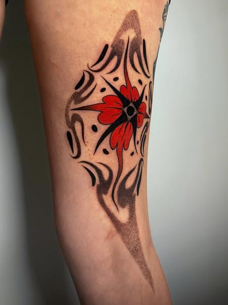Ornamental abstract floral tattoo by @fitz.ttt