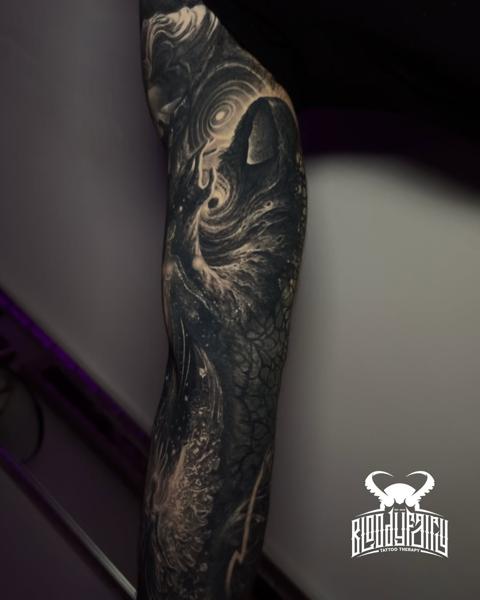 Blackwork cosmic wolf tattoo by @dostattoo_marios