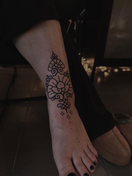 Ornamental ornamental floral tattoo by @jelene_tattoo