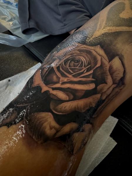 Realism realistic rose tattoo by @ellecartelle