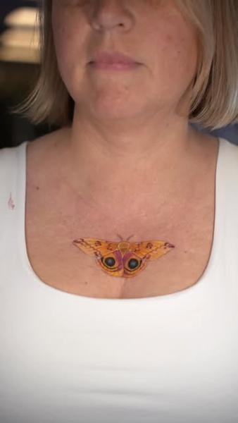 Illustrative color colorful moth tattoo by @estertarabal