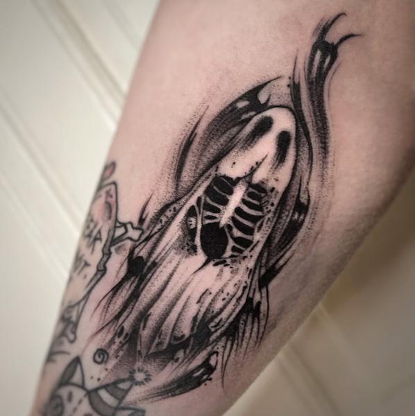 Blackwork ghost skeleton tattoo by @rotten_soull