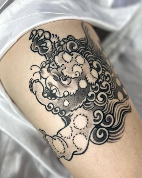 Japanese foo dog tattoo by @evanthiee