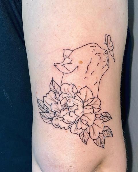 Fine line cat with flowers tattoo by @evi_ttt
