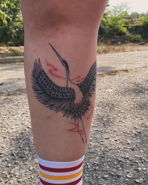 Japanese flying crane tattoo by @evi_ttt