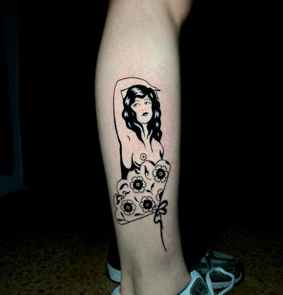 Traditional woman with flowers tattoo by @evi_ttt