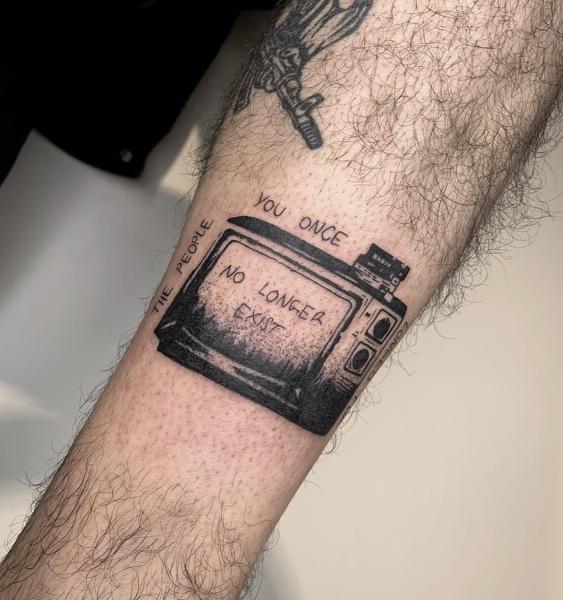 Blackwork vintage television tattoo by @xema.tattoos