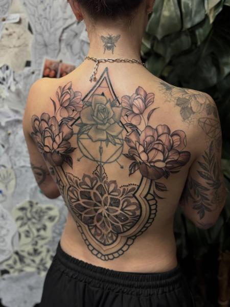 Blackwork floral mandala tattoo by @justbethtattoo