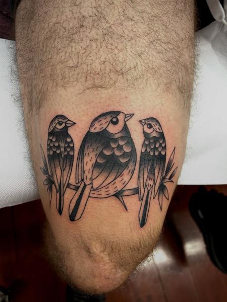 Traditional three birds tattoo by @frankiefasthands.ttt