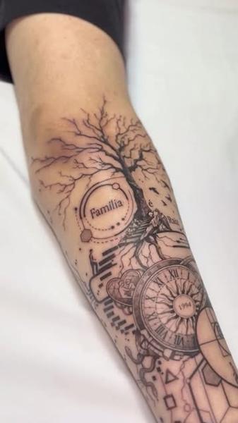 Fine line tree and clock tattoo by @gabrielfernandestatuador