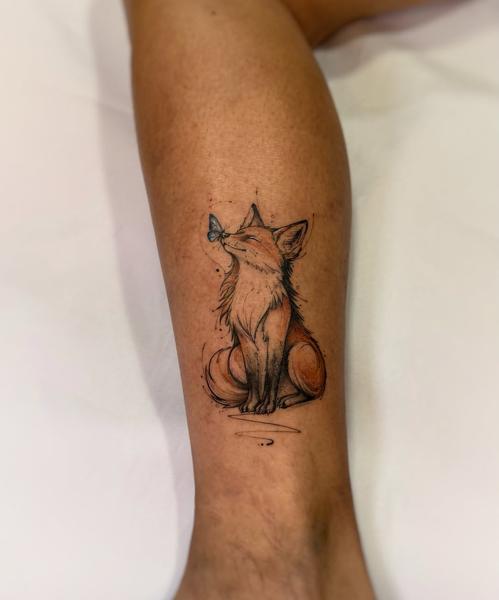 Illustrative fox and butterfly tattoo by @gabrielfernandestatuador