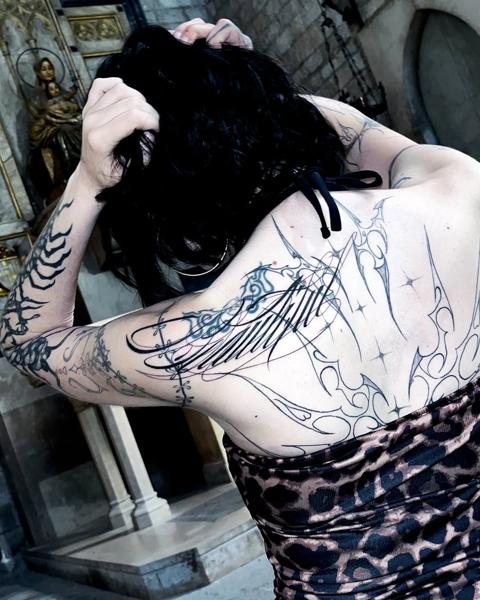 Abstract abstract linework tattoo by @_kizal