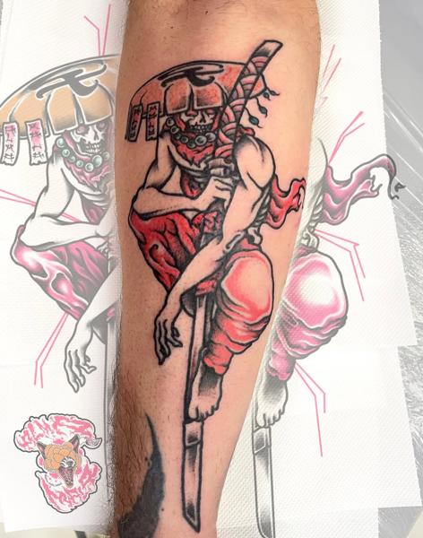 Illustrative skeletal samurai tattoo by @alma_mala_tattoo