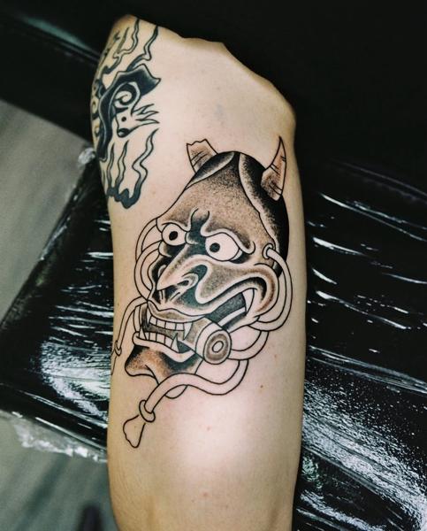 Japanese hannya mask tattoo by @geonik.tattoo