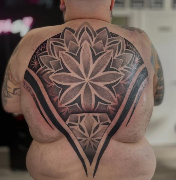 Blackwork geometric mandala tattoo by @georgie_carville_tattoo