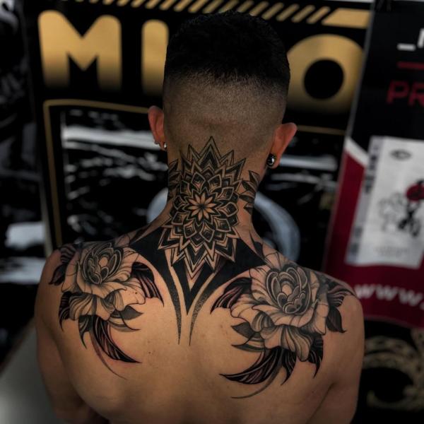 Blackwork floral mandala tattoo by @_mikotattoo