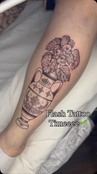 Blackwork skull vase tattoo by @gracebtattoos