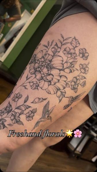 Illustrative floral floral hummingbirds tattoo by @gracebtattoos