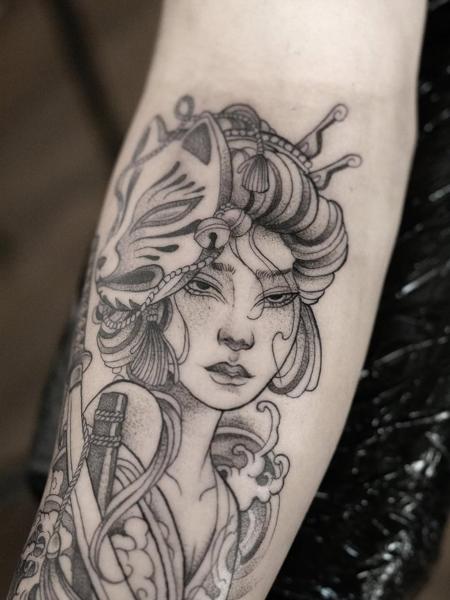 Japanese geisha with mask tattoo by @griff.tattoo