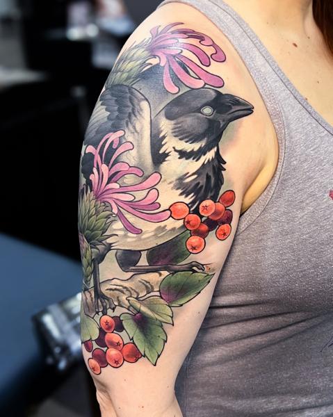 Realism bird and flowers tattoo by @hannahsteeleart