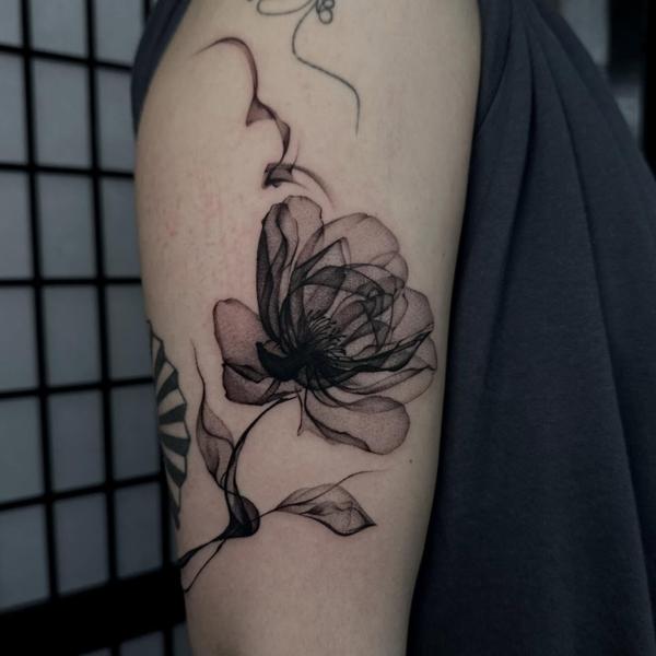 Fine line delicate flower tattoo by @mystickyfingers_