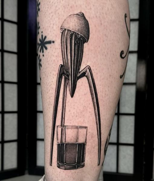 Realism juicer sculpture tattoo by @mystickyfingers_