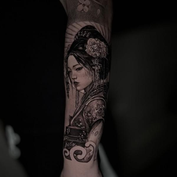 Realism japanese woman portrait tattoo by @harris_confess_