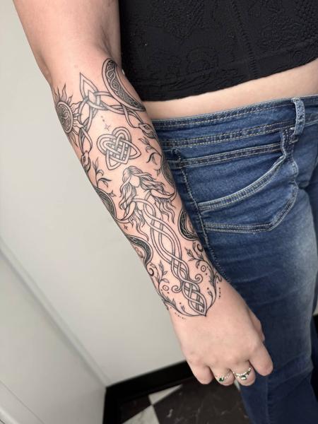 Linework celtic goddess tattoo by @harrisonb_tattoos