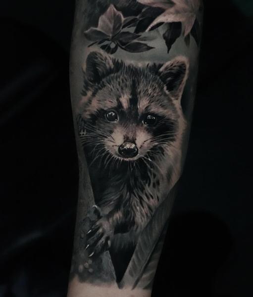 Realism realistic raccoon tattoo by @hellekarger_tattoo